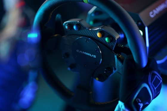 Symulator samochodu wyścigowego z napędem na kierownicę Simul Motion na grę na PC